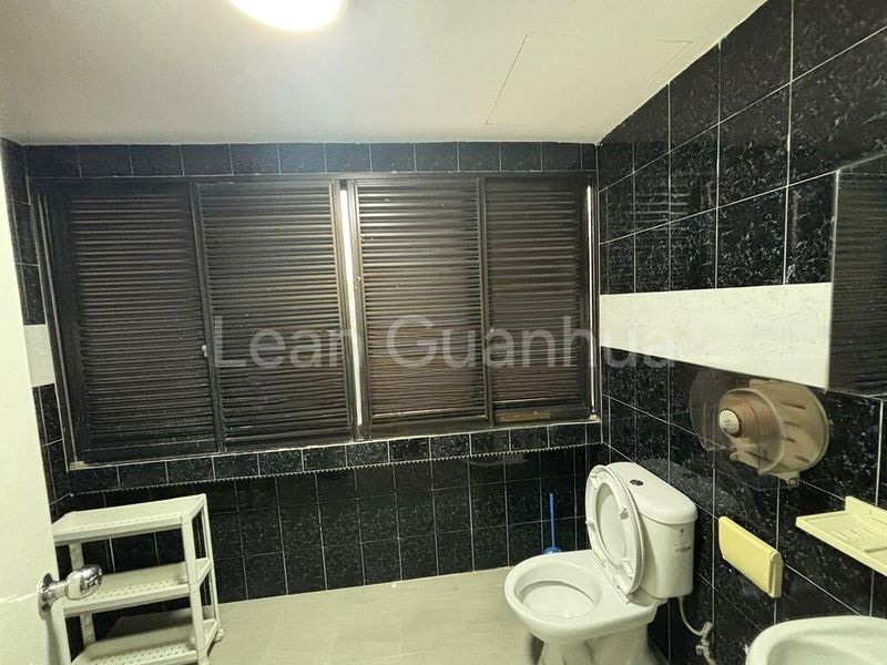 5 Bed Apartment (Condo) for Sale in  Lucky Plaza - Image 7